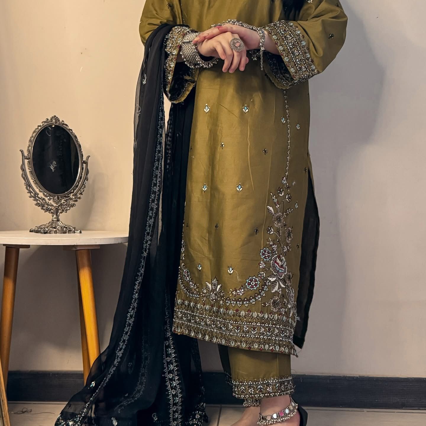 Mehandi Green 3 Piece Embroidered Lawn Suit – Heavy Embroidered Front, Sleeves & Ready-to-Wear Embroidered Dupatta