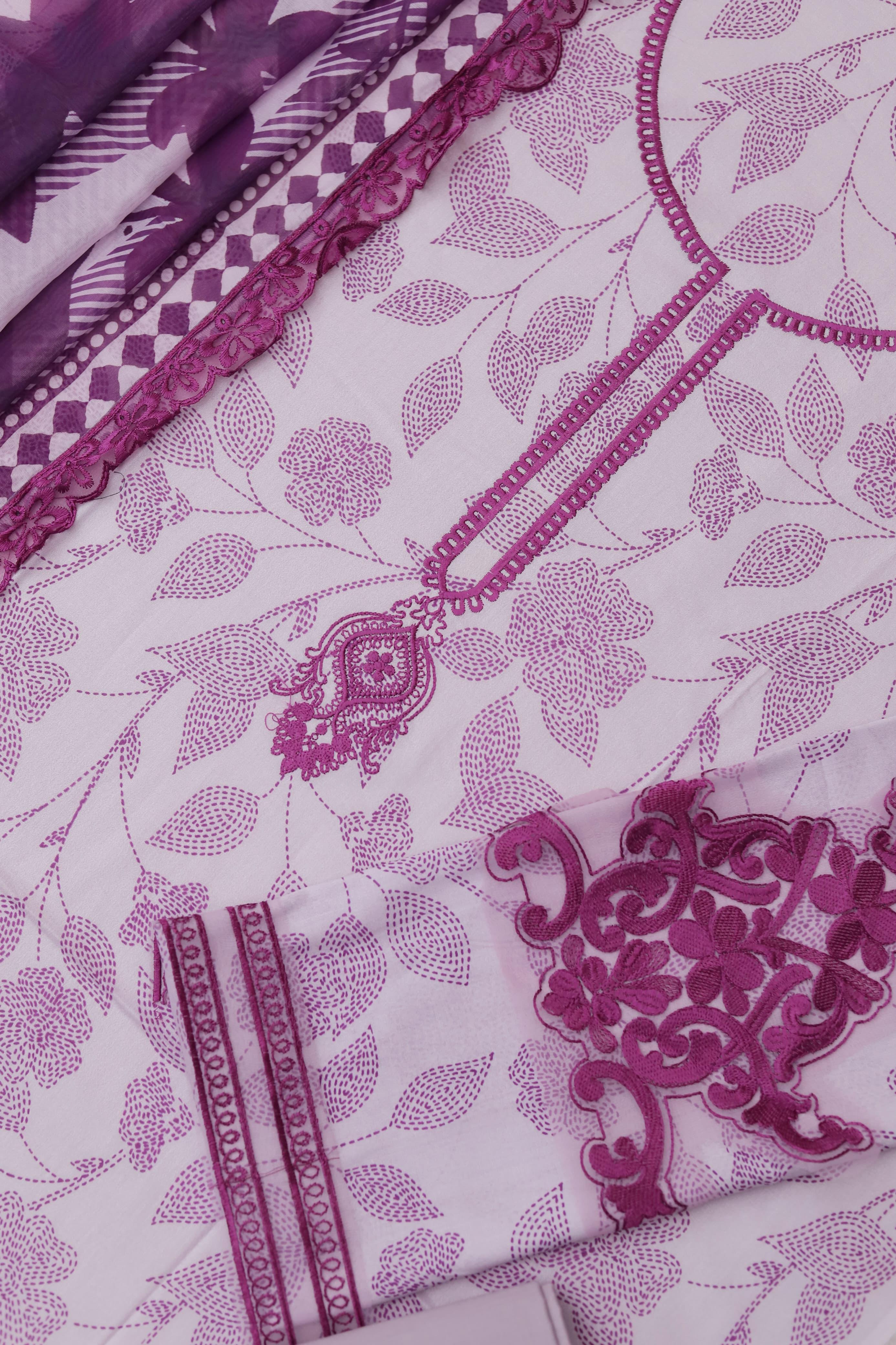 Summer Collection 2026 Luxury Embroidered Lawn Suit 3 Piece – Digital Printed Swiss Voile Dupatta | Code 5149