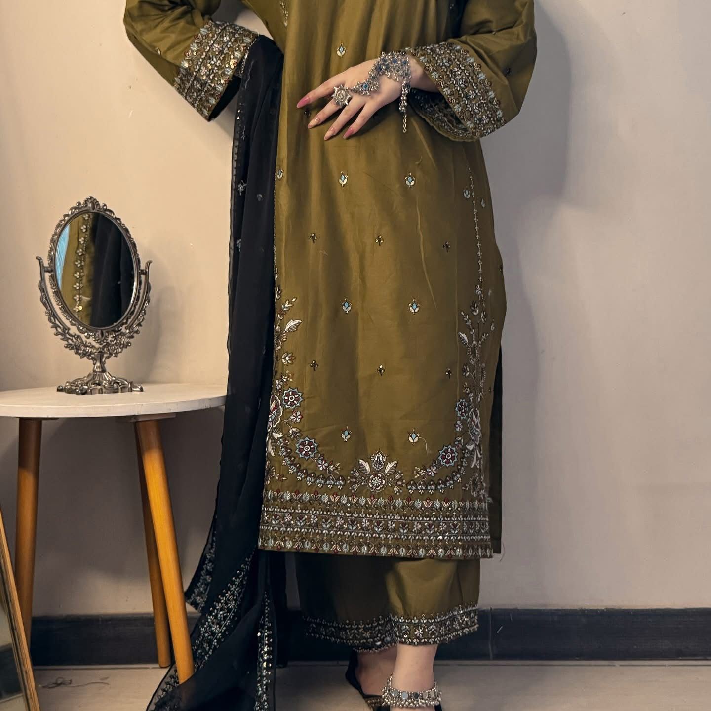 Mehandi Green 3 Piece Embroidered Lawn Suit – Heavy Embroidered Front, Sleeves & Ready-to-Wear Embroidered Dupatta